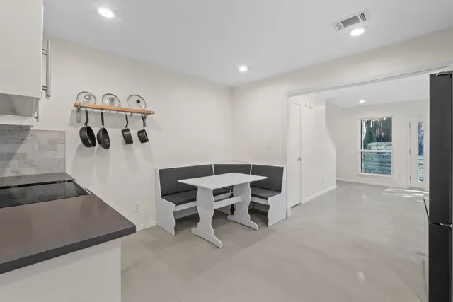 $3,200 | 1245 Spyglass Drive, Unit B, Austin, TX 78746