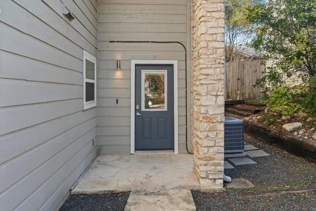 $3,200 | 1245 Spyglass Drive, Unit B, Austin, TX 78746