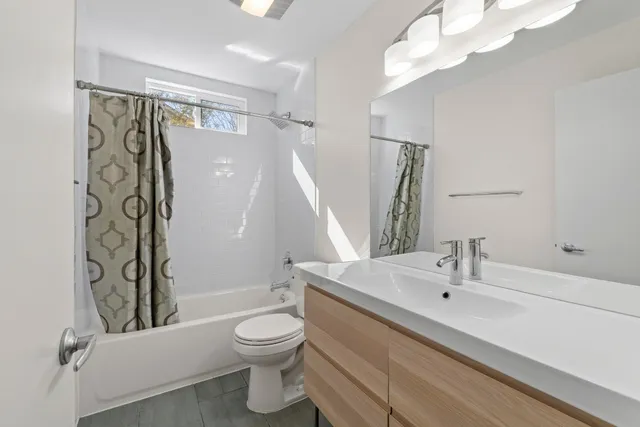 $3,200 | 1245 Spyglass Drive, Unit B, Austin, TX 78746