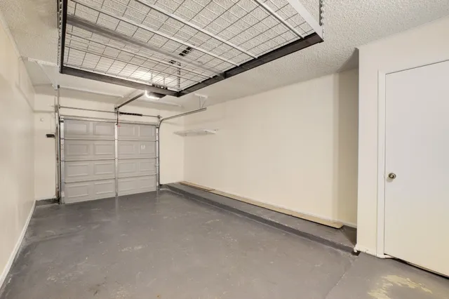 $3,200 | 1245 Spyglass Drive, Unit B, Austin, TX 78746