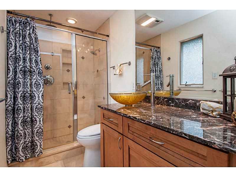 5145 Penton Road Pittsburgh, PA 15217 - Photo 15 of 25 Master Bath/Spa.