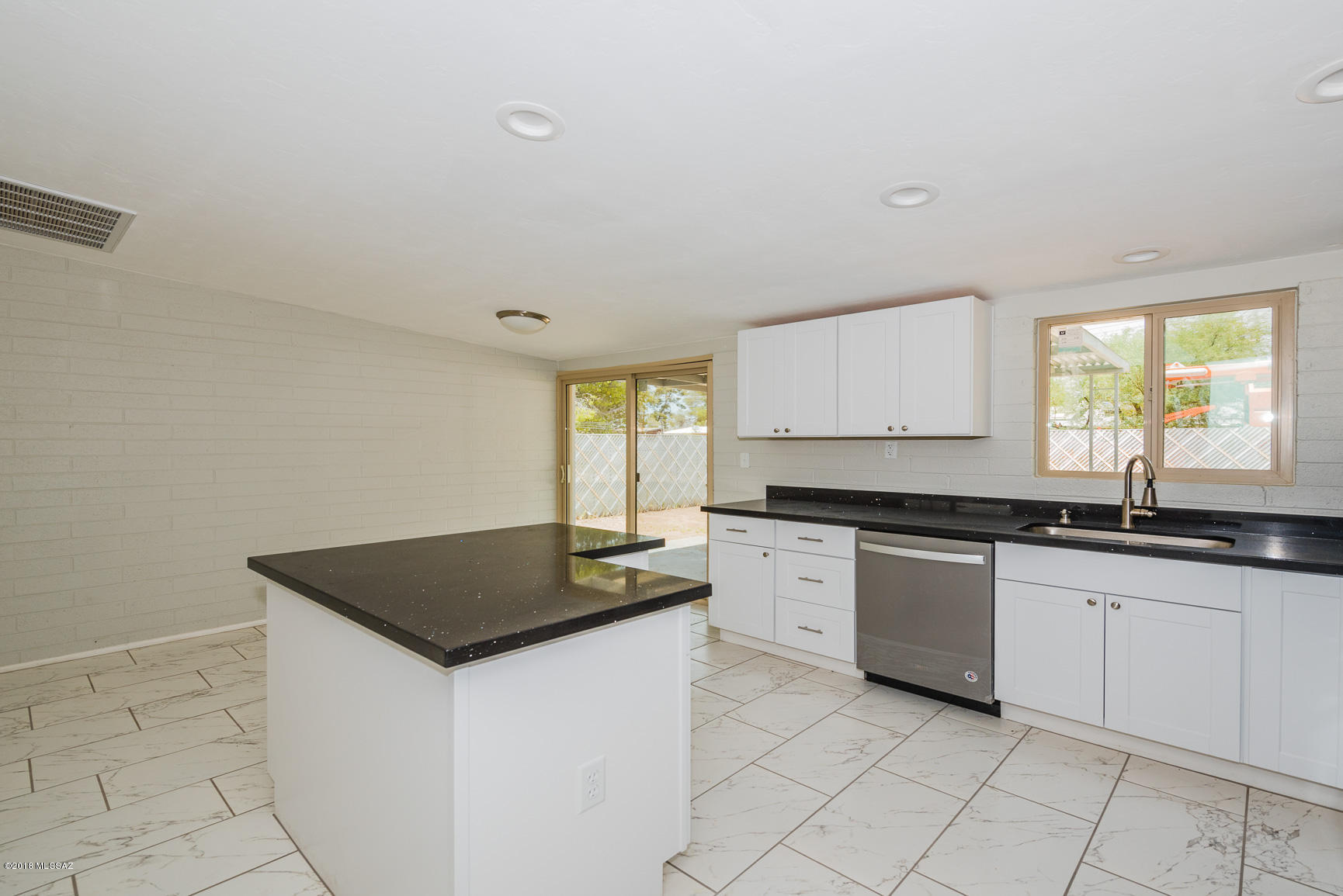 1554 West Mohave Road Tucson, AZ 85705 - Photo 5 of 30 Gallery Image 5