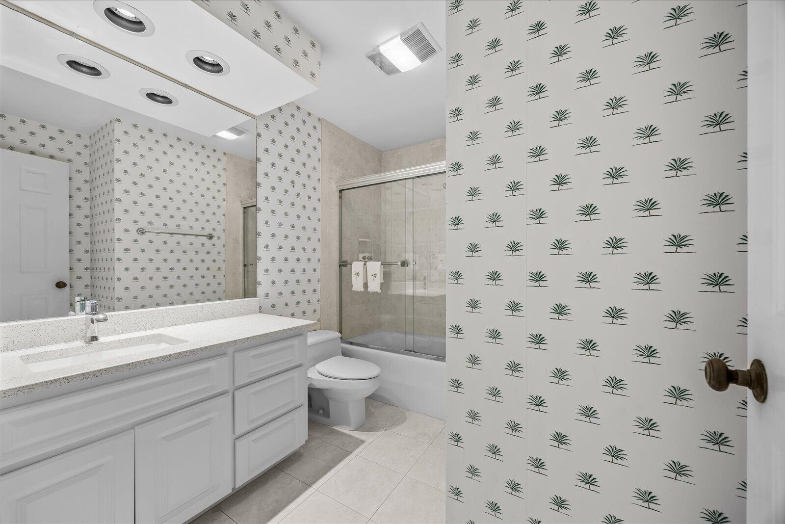 1903 Bay Road, Unit 206 Vero Beach, FL 32963 - Photo 20 of 31 1000004661