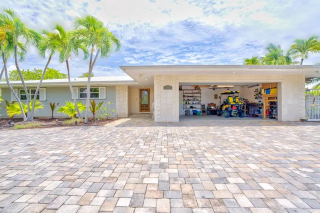 $2,899,000 | 2919 Sombrero Boulevard, Marathon, FL 33050
