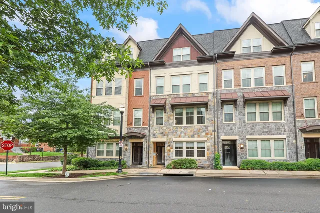 $4,600 | 1334 South Quinn Street, Arlington, VA 22204