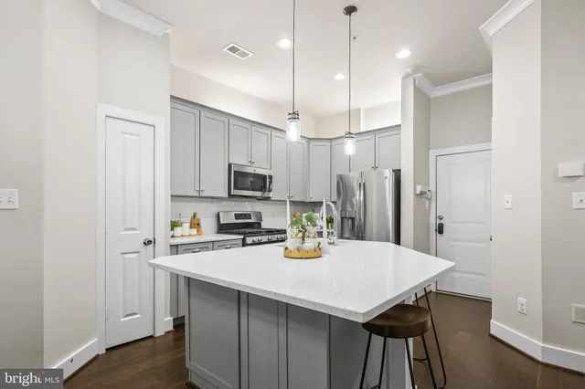 $4,600 | 1334 South Quinn Street, Arlington, VA 22204