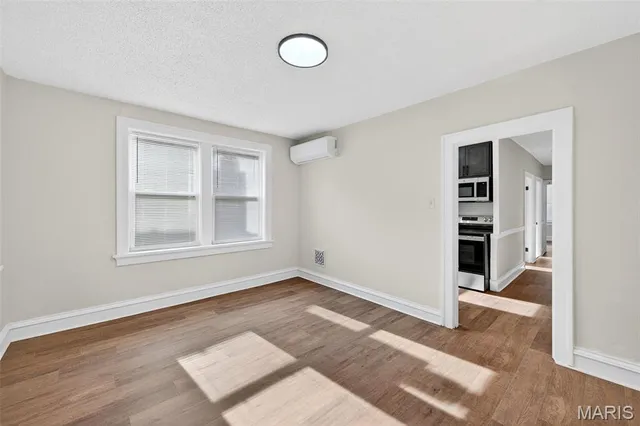 $1,350 | 5803 South Kings Highway Boulevard, Unit 2S, St. Louis, MO 63109