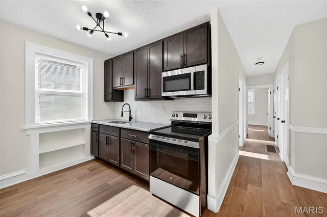 $1,350 | 5803 South Kings Highway Boulevard, Unit 2S, St. Louis, MO 63109