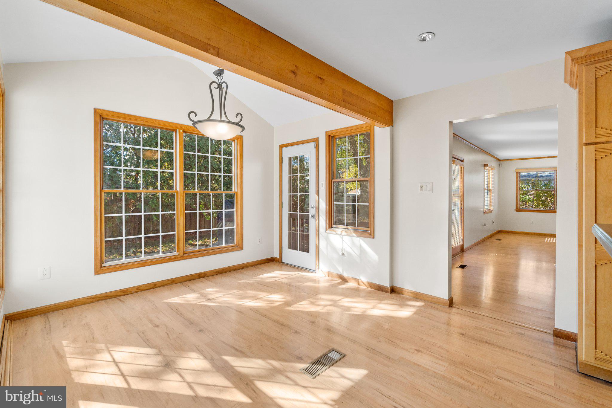 13127 Poplar Tree Road Fairfax, VA 22033 - Photo 12 of 37