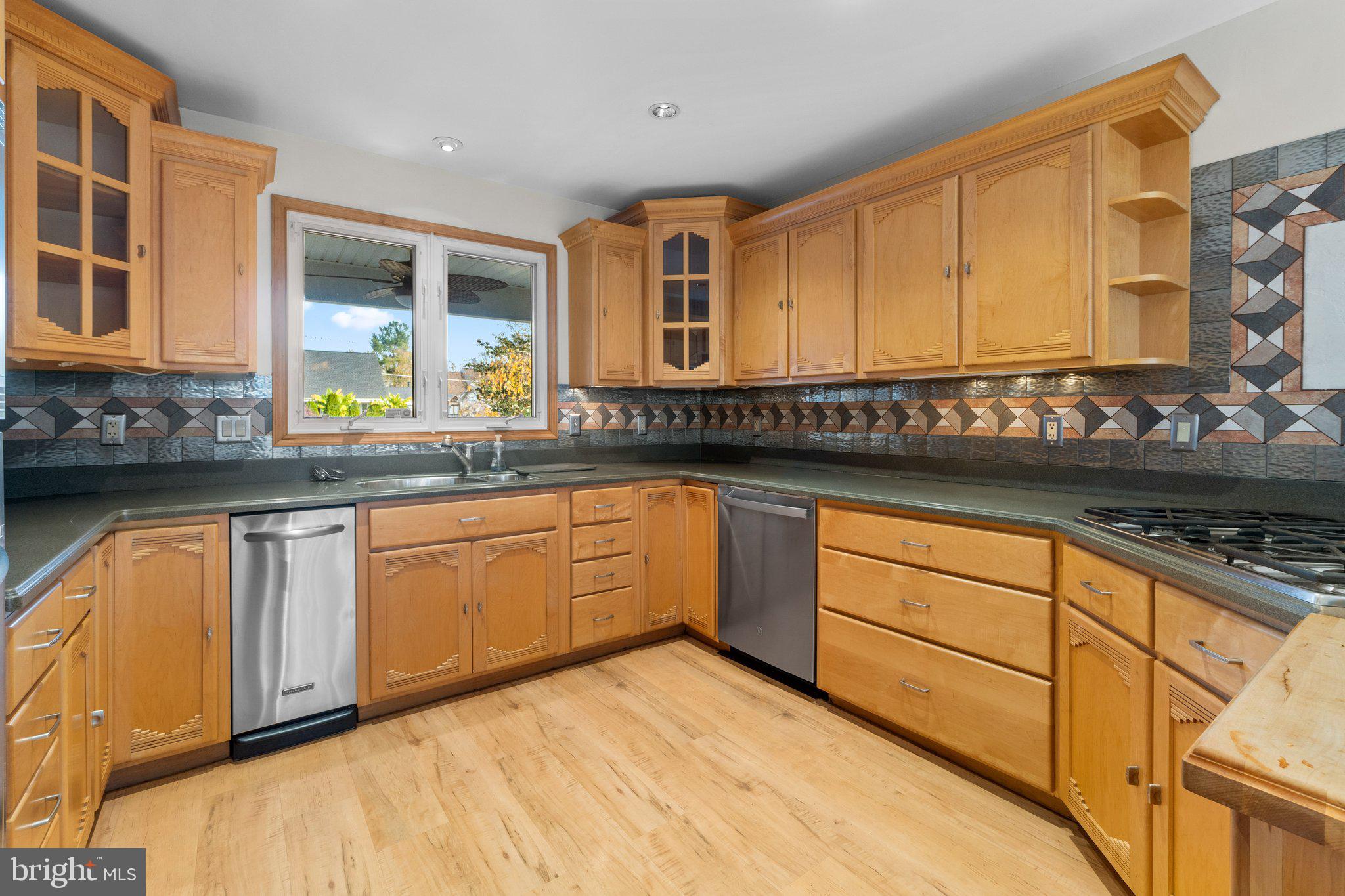 13127 Poplar Tree Road Fairfax, VA 22033 - Photo 14 of 37