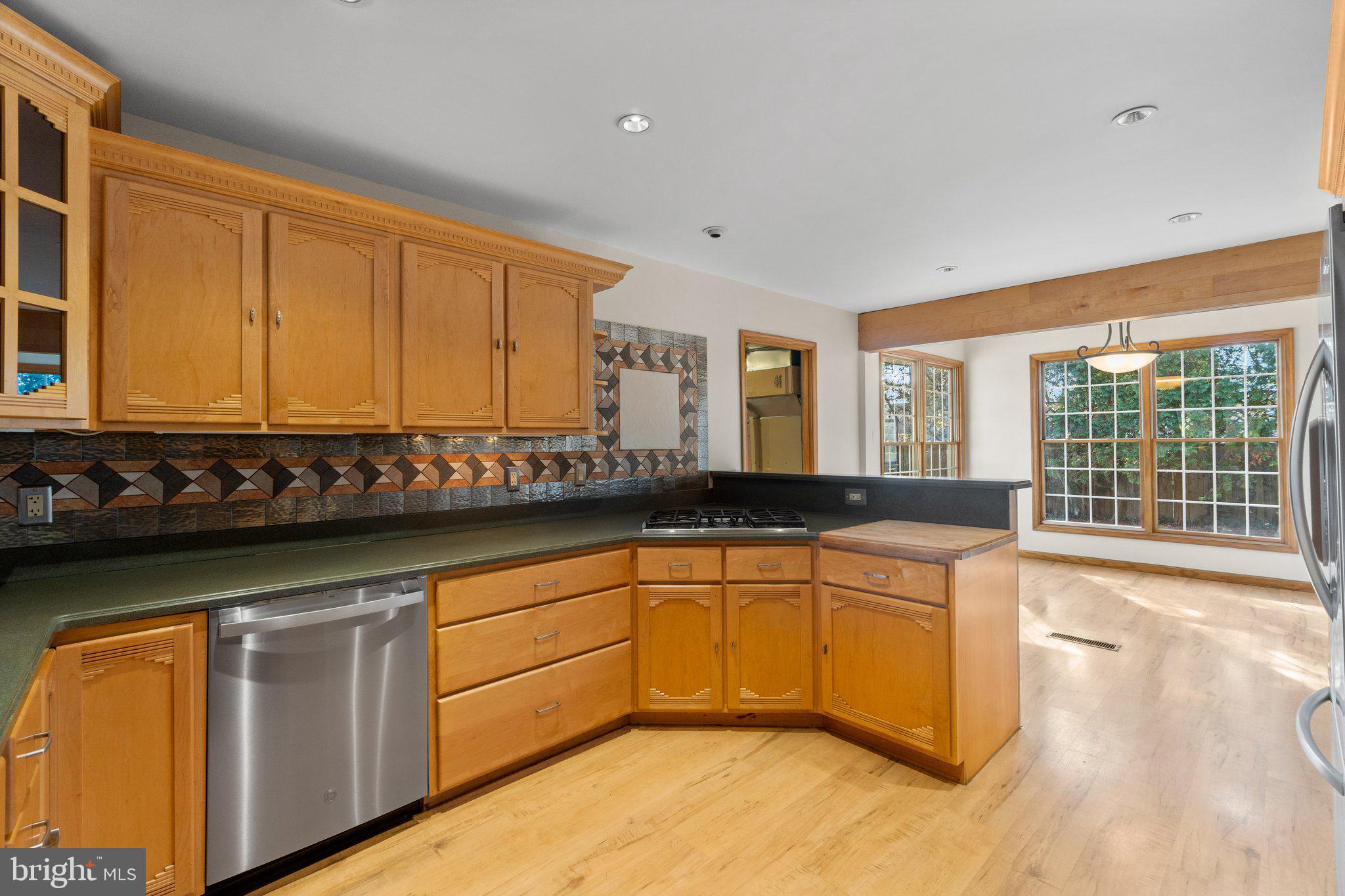 13127 Poplar Tree Road Fairfax, VA 22033 - Photo 15 of 37