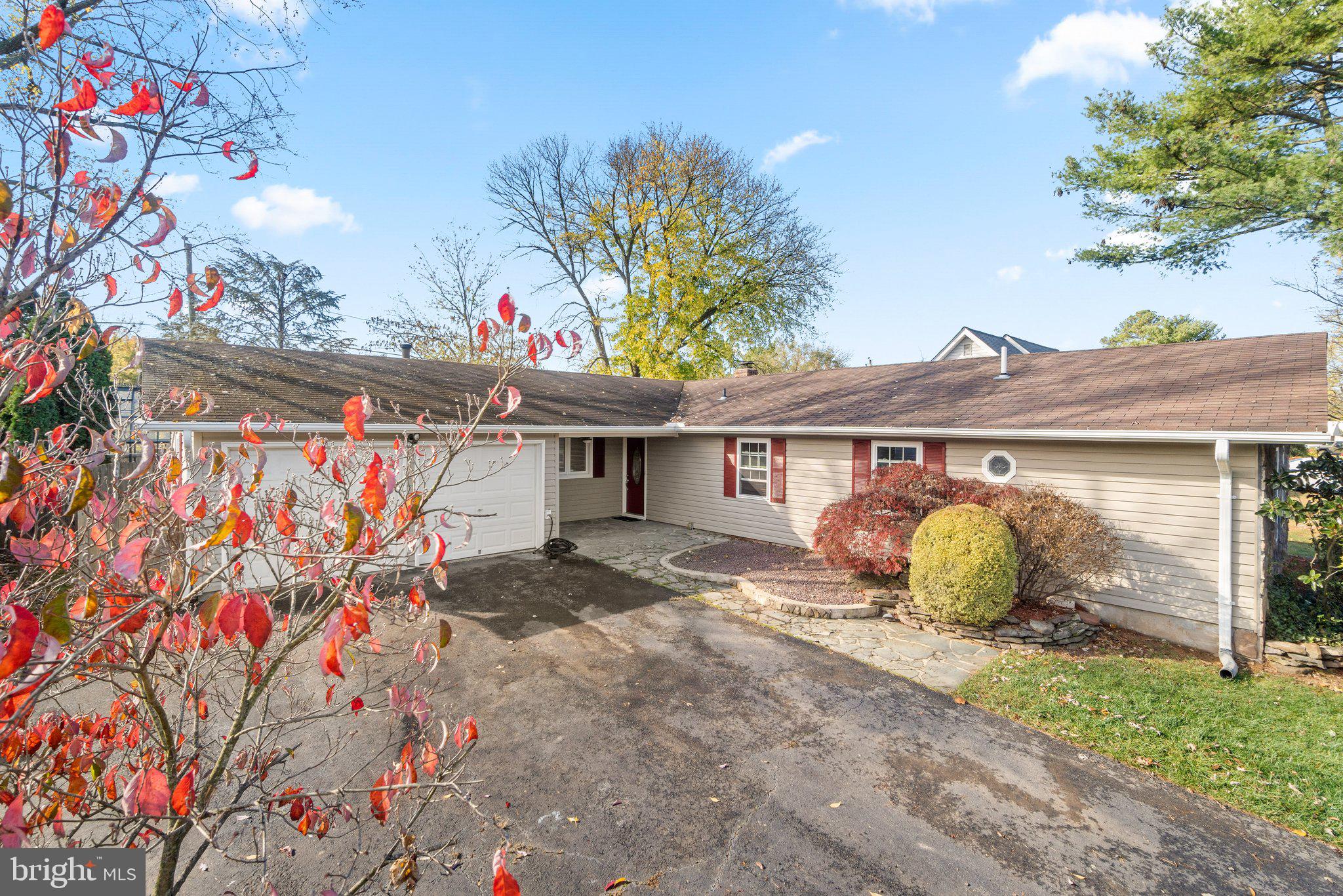 13127 Poplar Tree Road Fairfax, VA 22033 - Photo 3 of 37