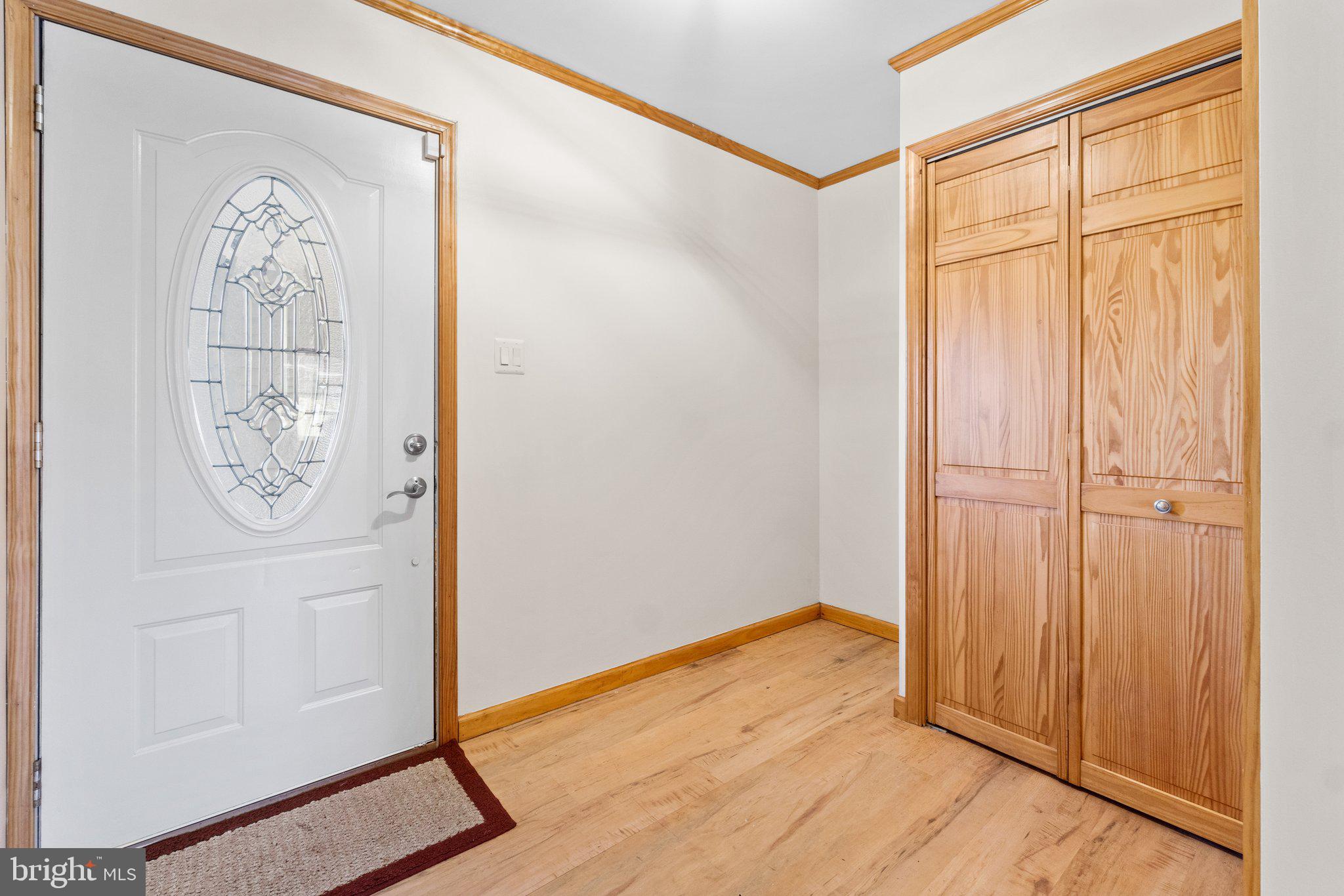 13127 Poplar Tree Road Fairfax, VA 22033 - Photo 4 of 37