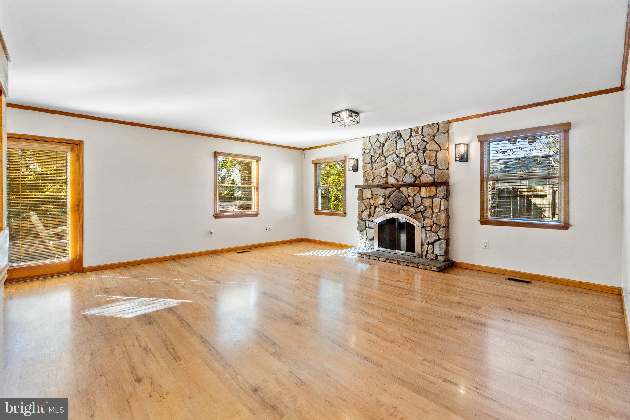 13127 Poplar Tree Road Fairfax, VA 22033 - Photo 6 of 37