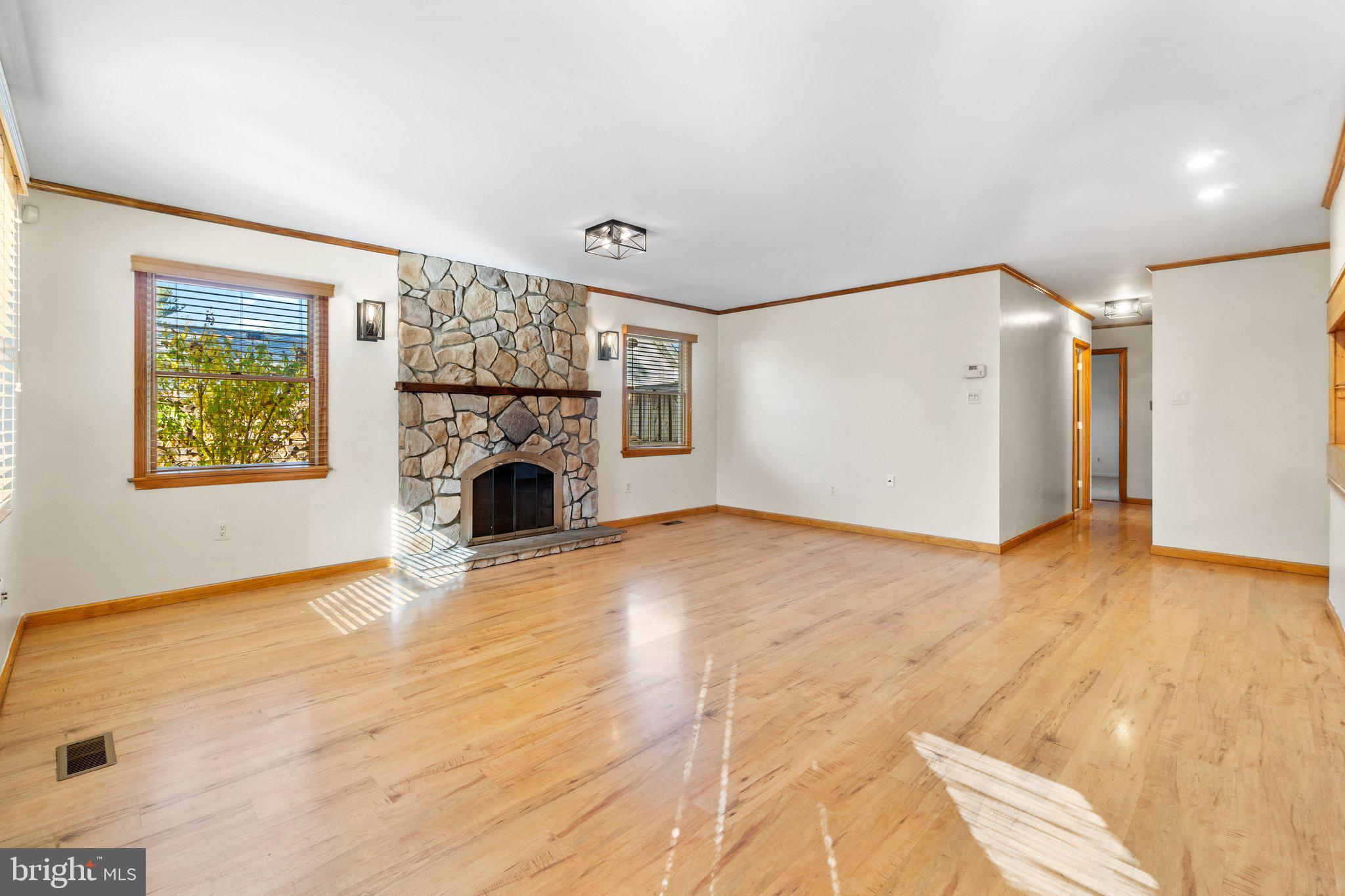 13127 Poplar Tree Road Fairfax, VA 22033 - Photo 7 of 37