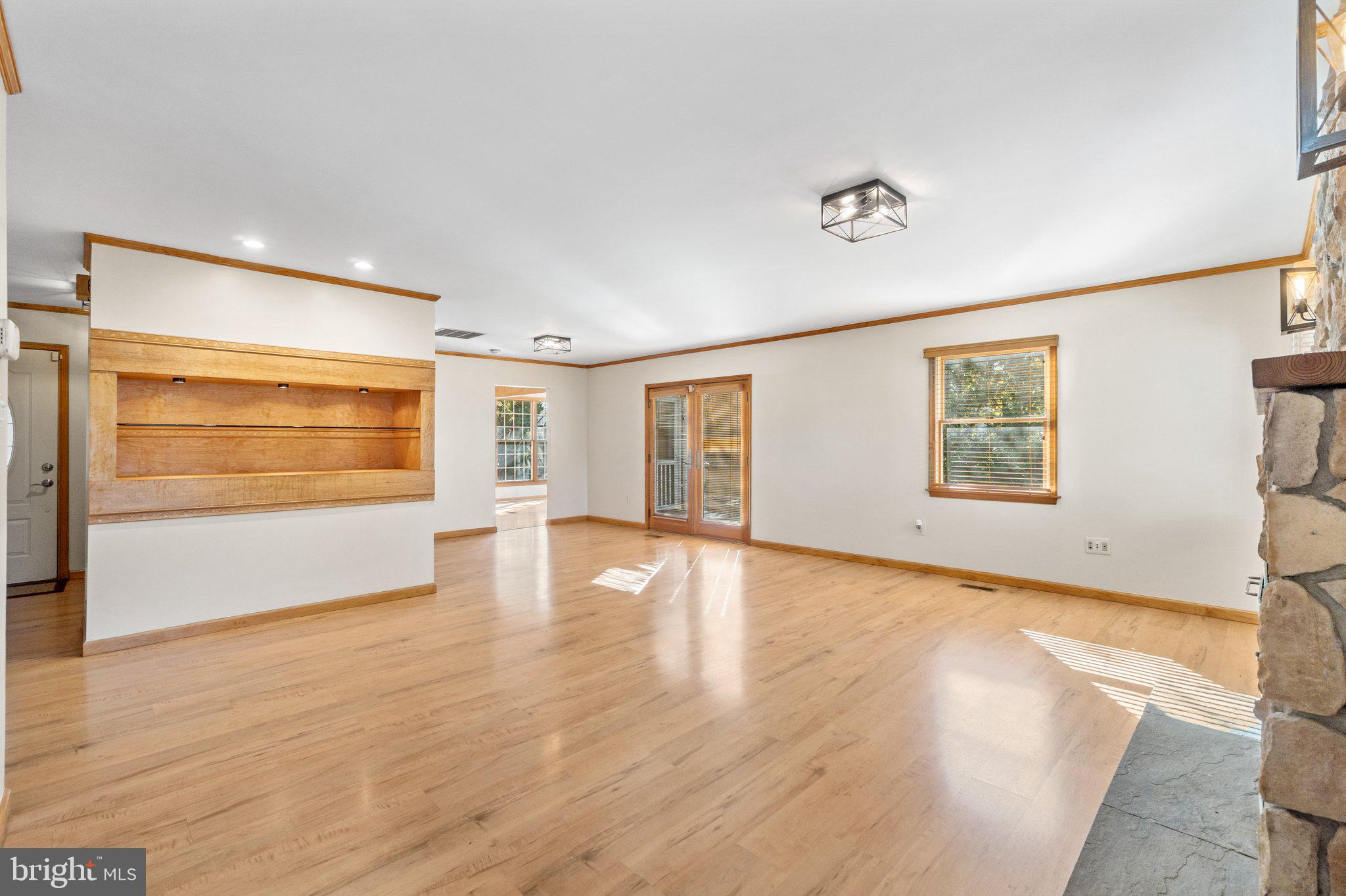 13127 Poplar Tree Road Fairfax, VA 22033 - Photo 9 of 37