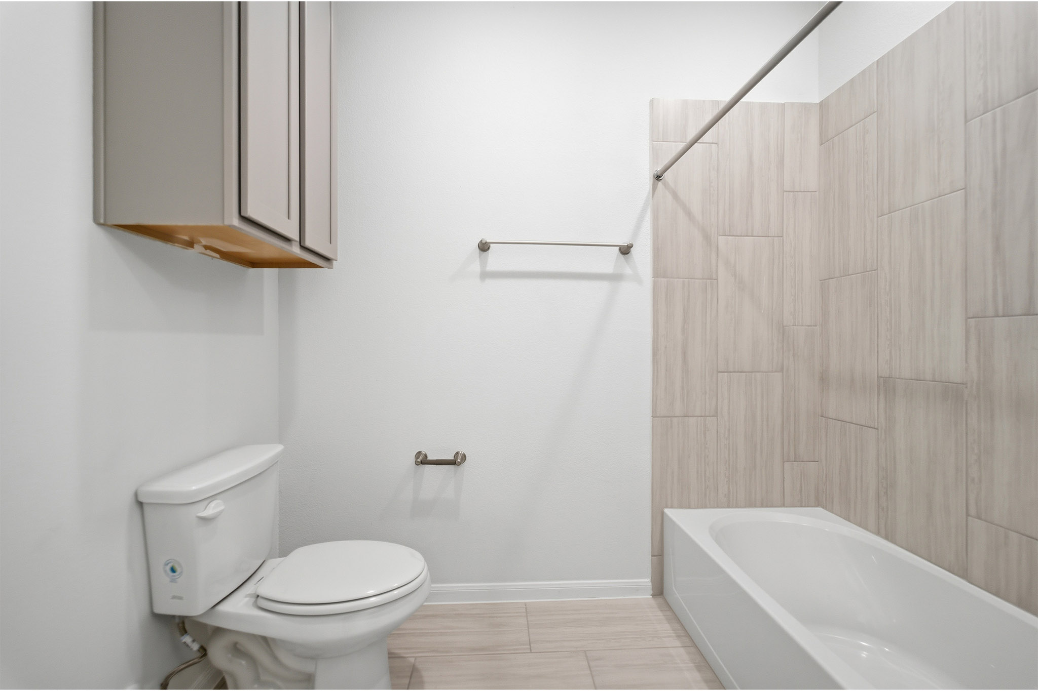 359 Grey Leaf Road Buda, TX 78610 - Photo 27 of 37 Full bath featuring toilet and tub / shower combination