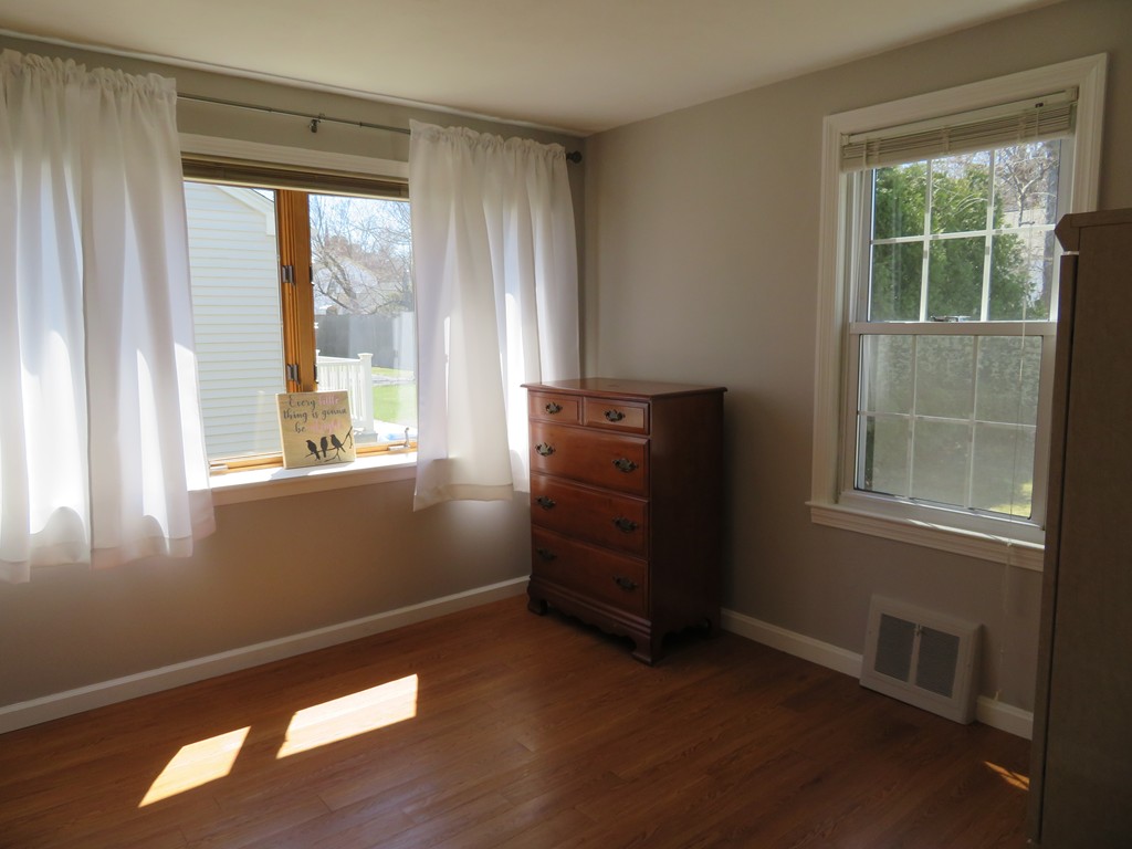 1168 Parker Street Springfield, MA 01129 - Photo 16 of 28