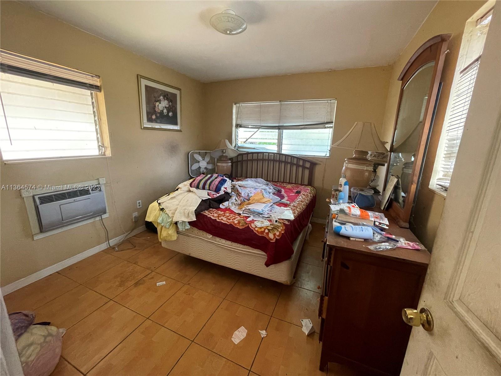 6241 Northwest Miami Place Miami, FL 33150 - Photo 6 of 8