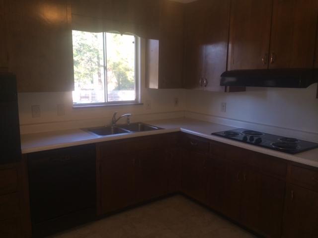111 Miramar Circle Oak Ridge, TN 37830 - Photo 8 of 18 Eat In Kitchen