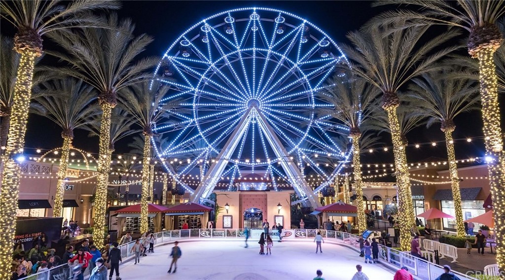 92 Iluna Irvine, CA 92618 - Photo 45 of 45 a view of a chairs and tables in patio