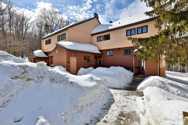 $310,000 | 768 East Mountain Road, Unit C5, Killington, VT 05751