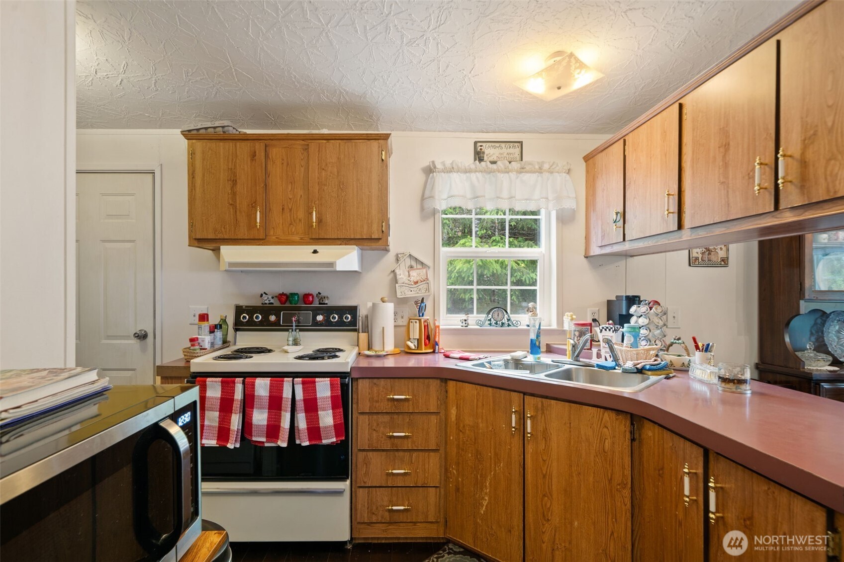 60 East Crimson Peak Road Belfair, WA 98528 - Photo 7 of 22