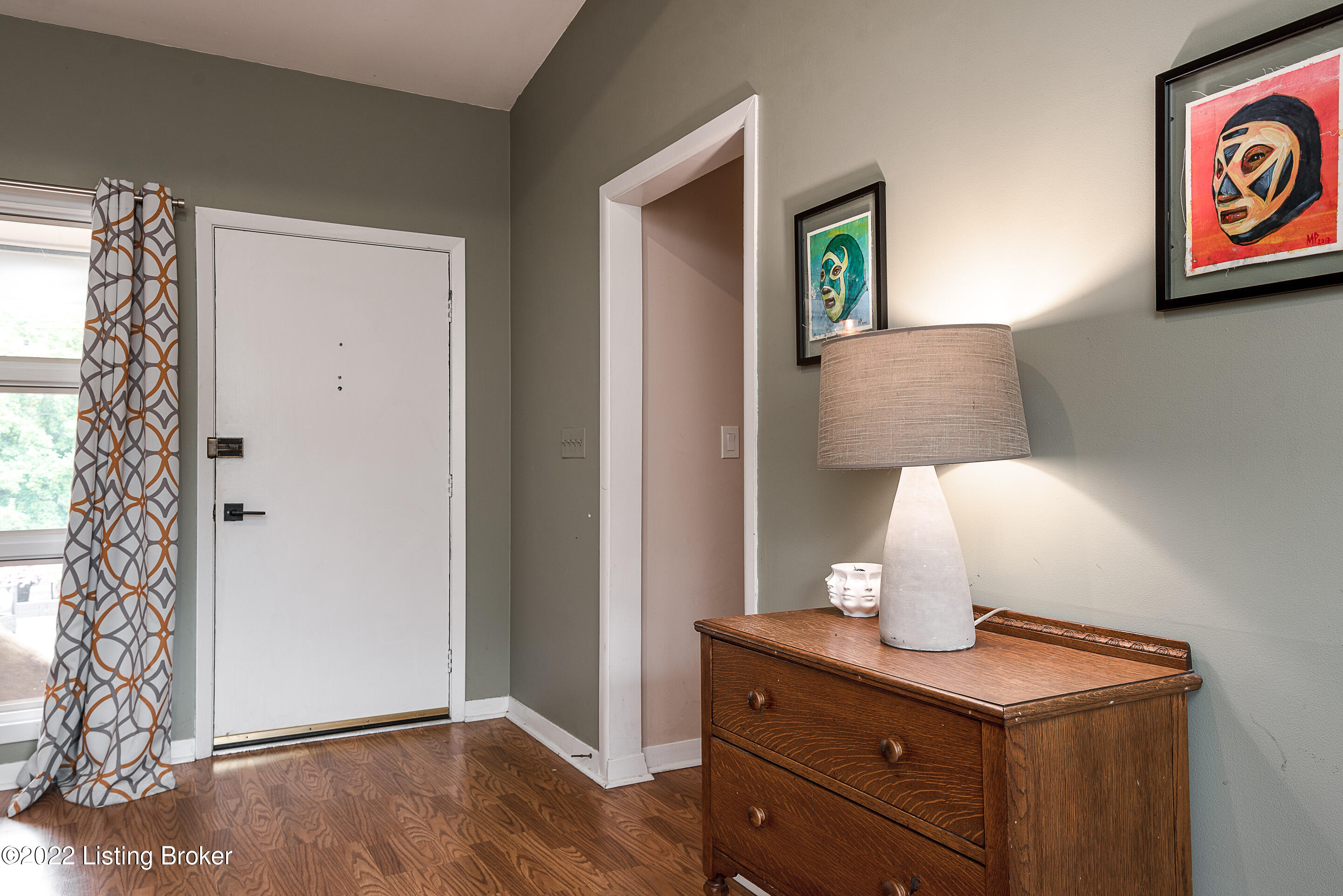 AAA WR Entry Foyer