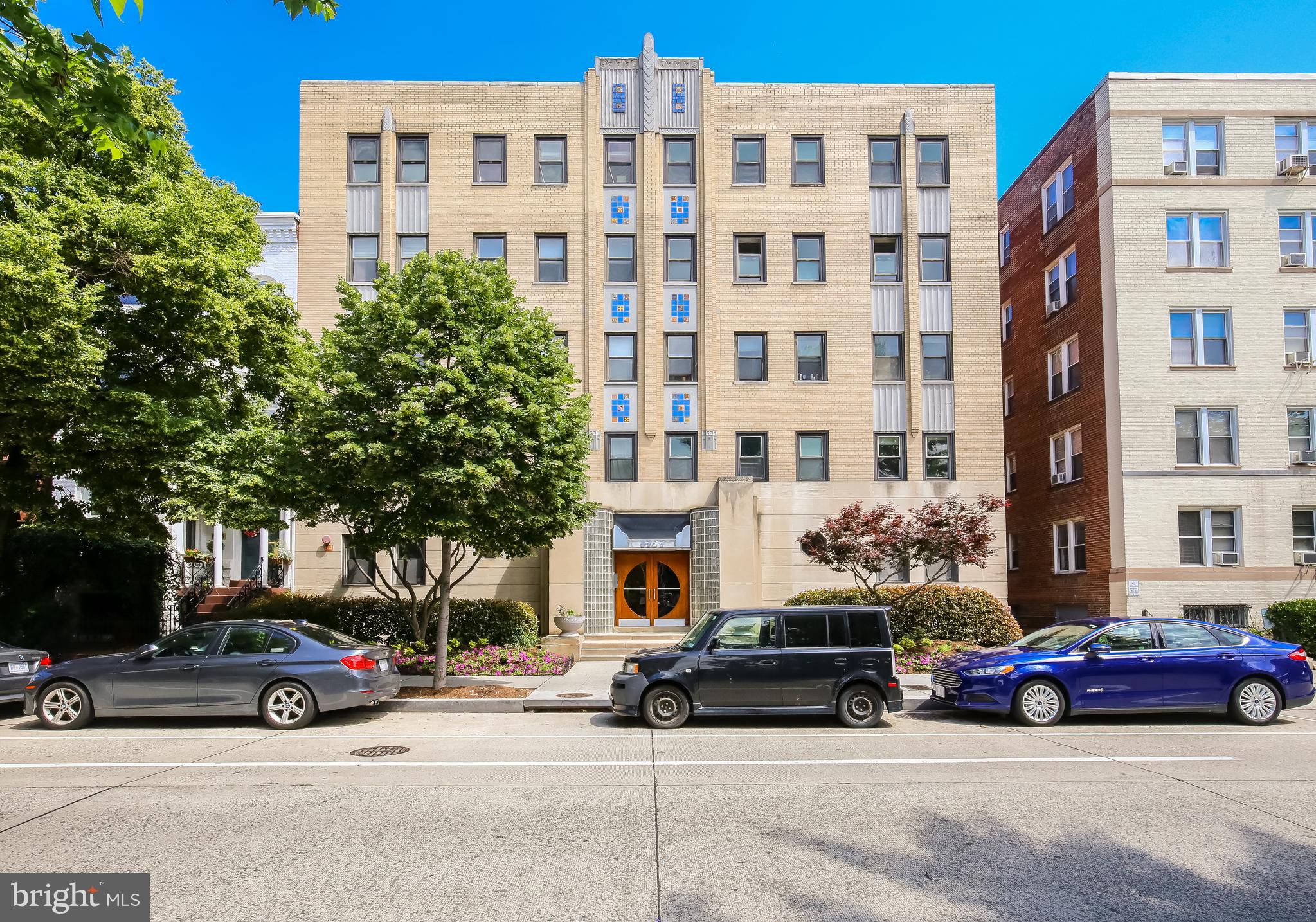 a car parked in front of a building