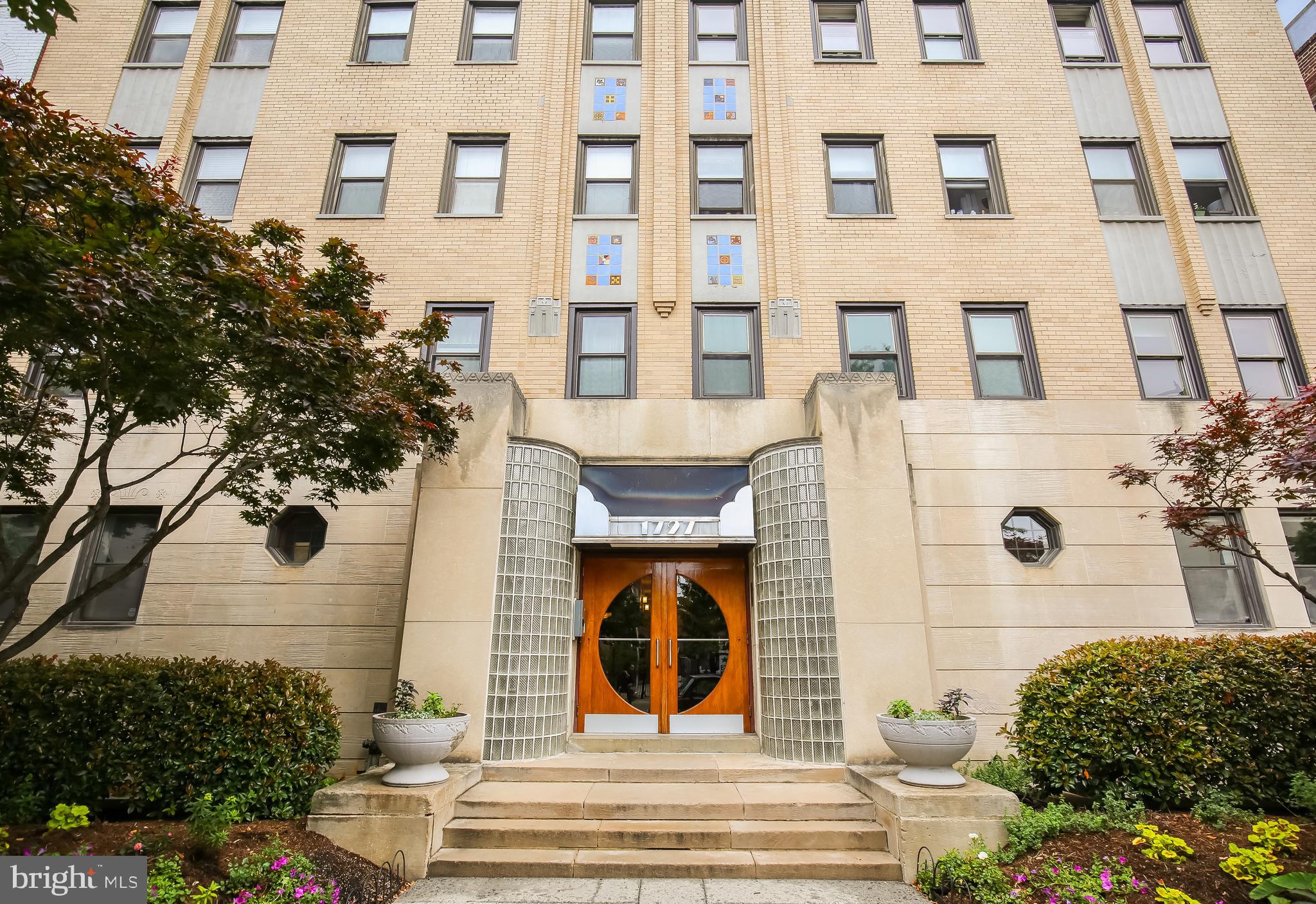 1727 R Street Northwest, Unit 203 Washington, DC 20009 - Photo 2 of 14 a front view of a building