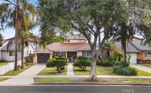 $1,350,000 | 10702 Oak Street, Los Alamitos, CA 90720