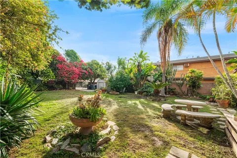 $1,350,000 | 10702 Oak Street, Los Alamitos, CA 90720