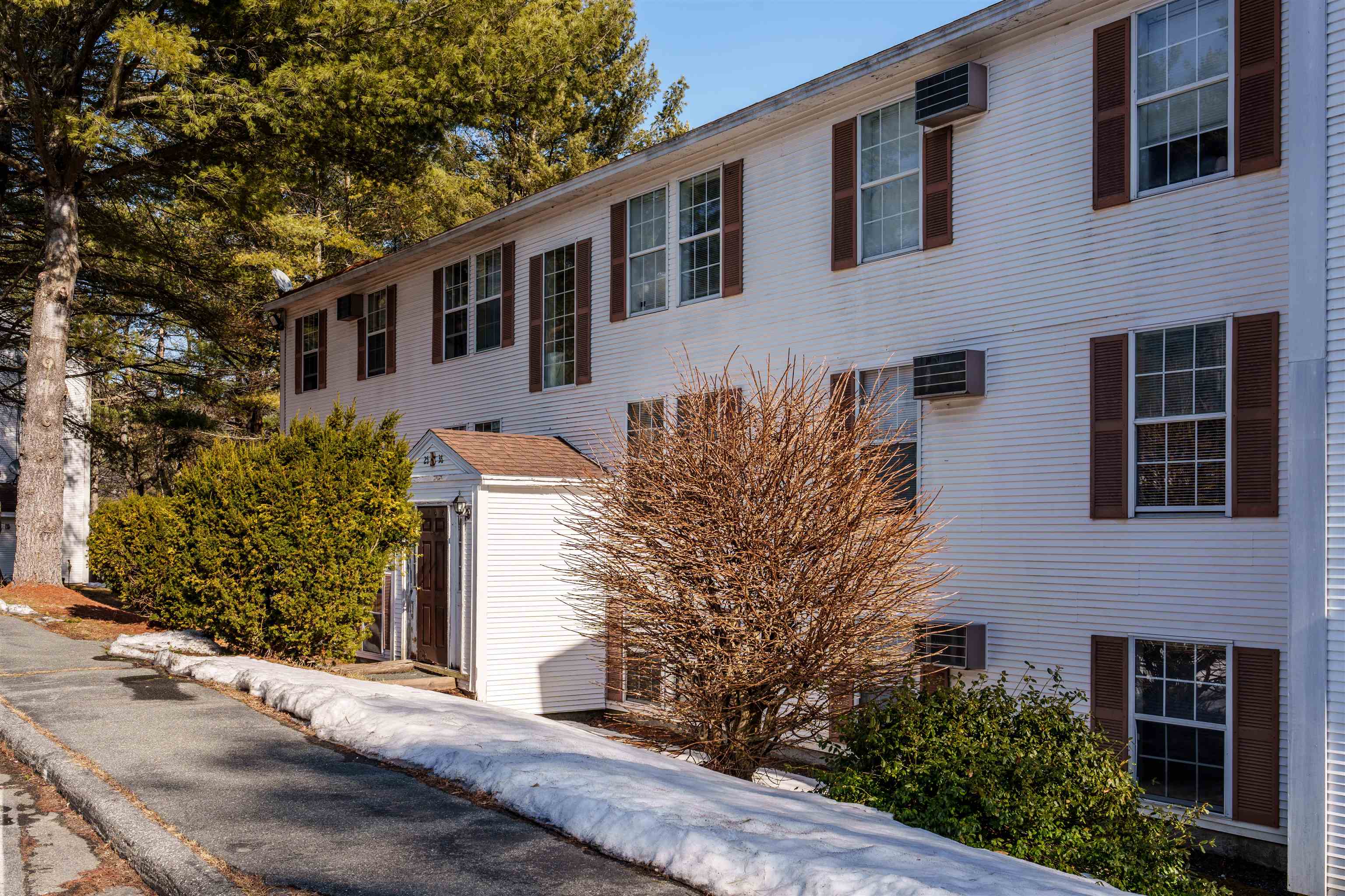 20 Wolf Road, Unit B30 Lebanon, NH 03766 - Photo 2 of 16 Gallery Image 2
