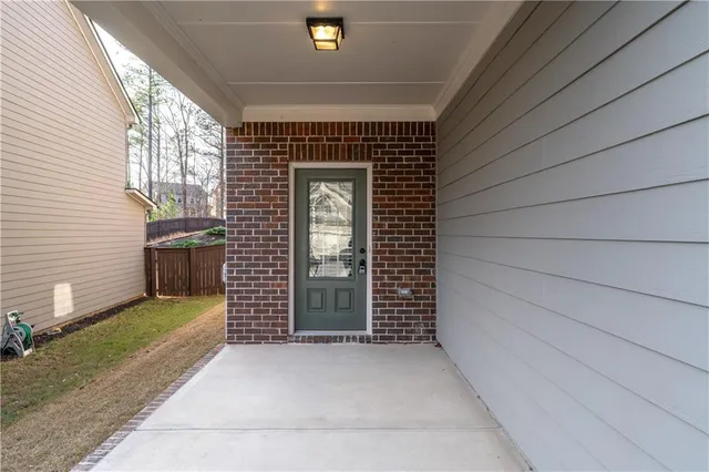 a view of entryway door of the house