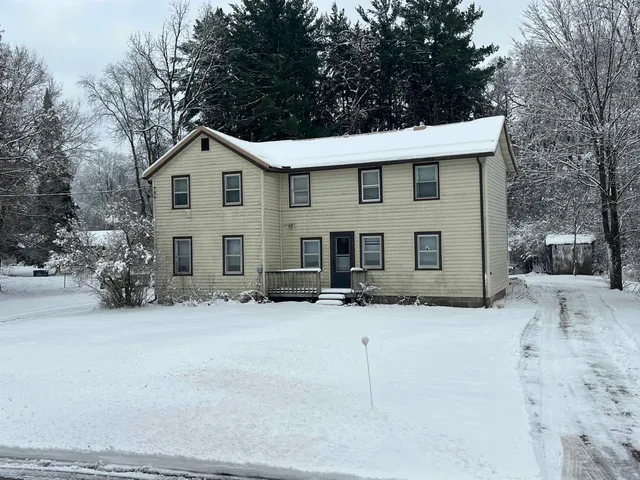 $129,900 | 350 Water Street, Iola, WI 54945