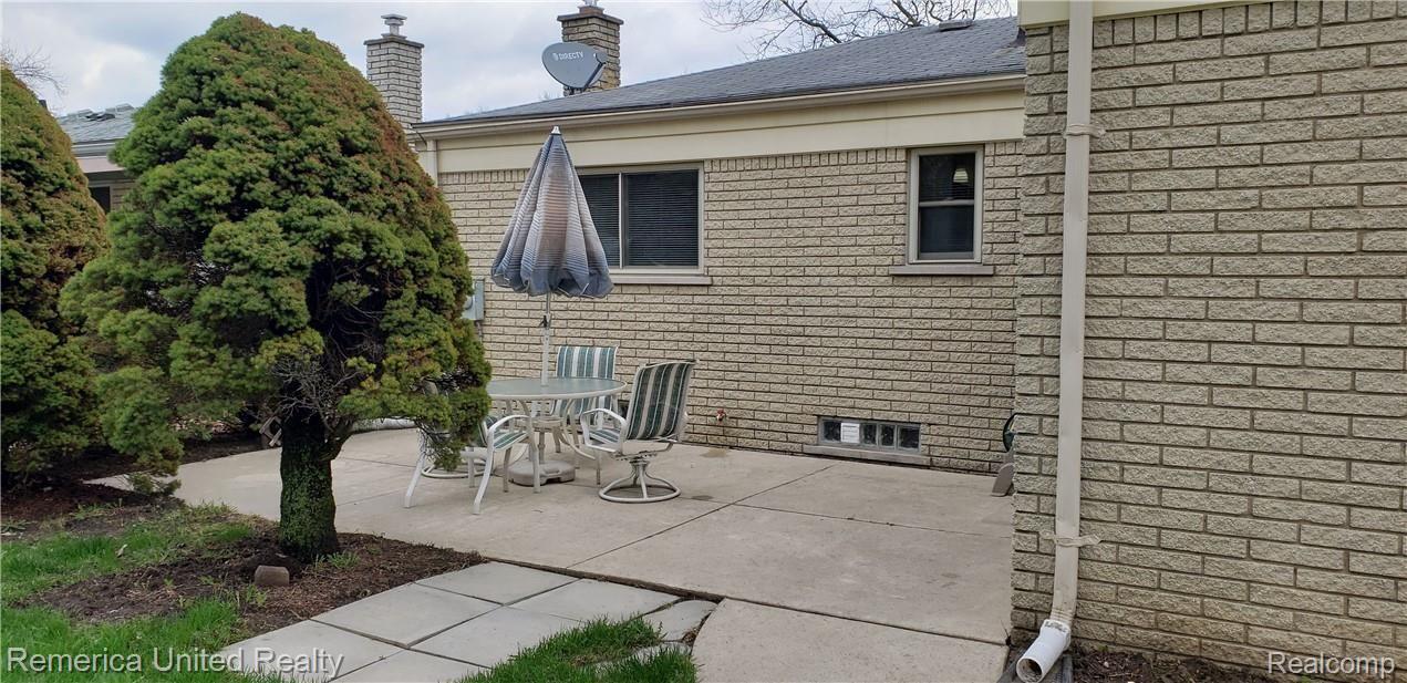 19811 Merriman Road Livonia, MI 48152 - Photo 11 of 41 20190426_121047.jpg