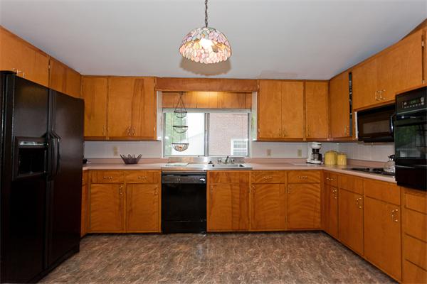 76 Adena Road Newton, MA 02465 - Photo 4 of 16