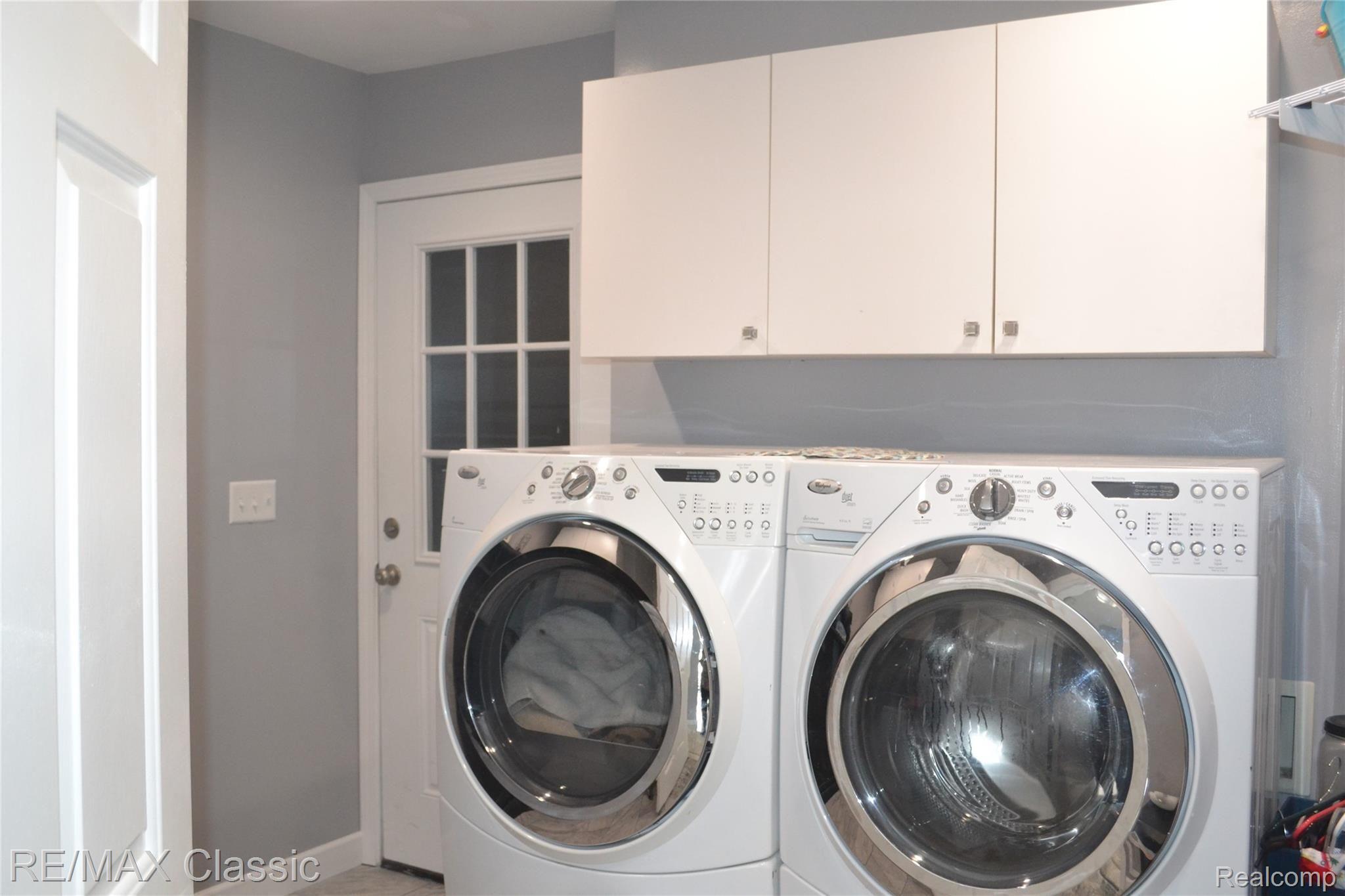 3001 East Commerce Road Commerce Township, MI 48382 - Photo 21 of 39 First FL Laundry/Mud Room