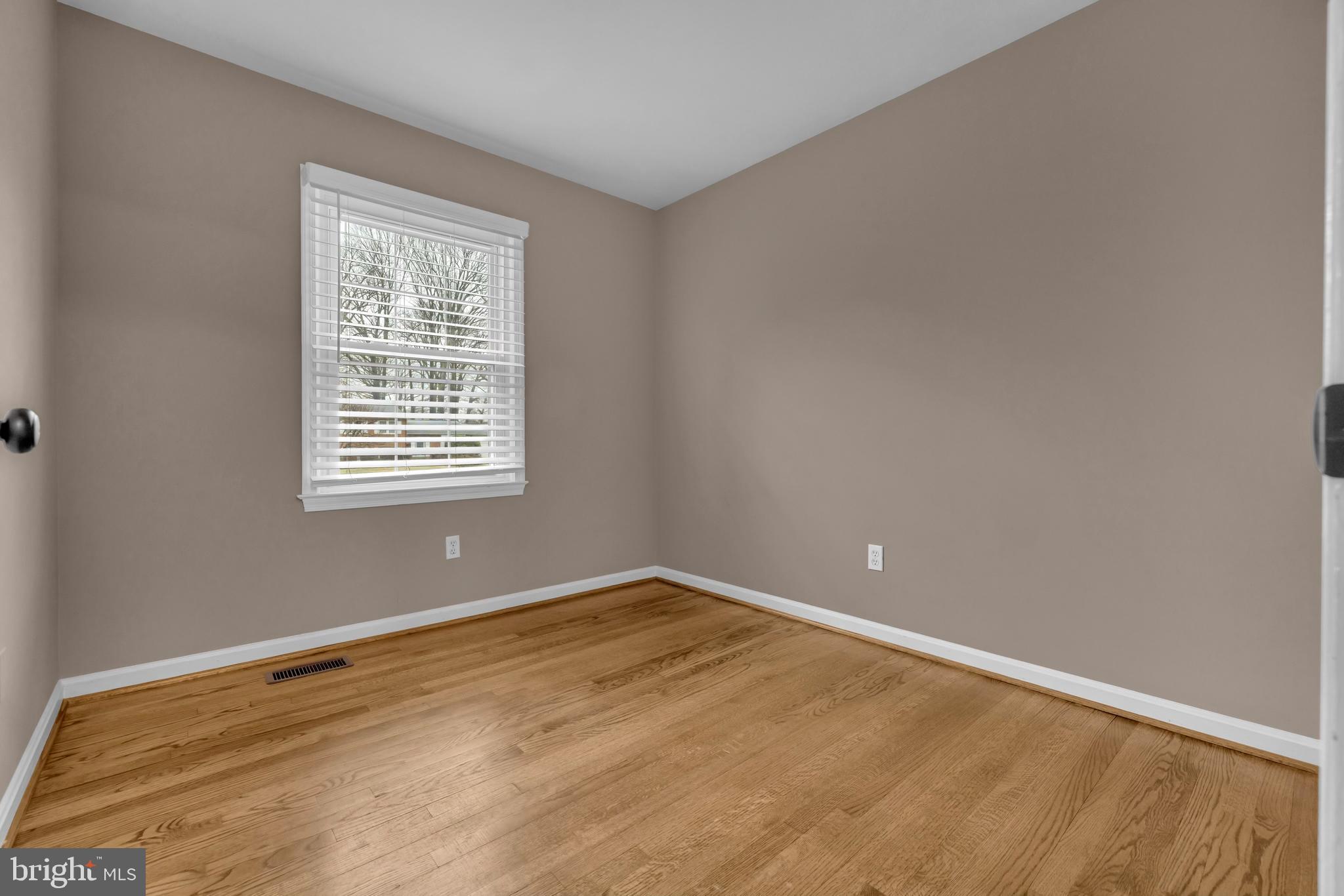 4702 Declaration Court Annandale, VA 22003 - Photo 8 of 51