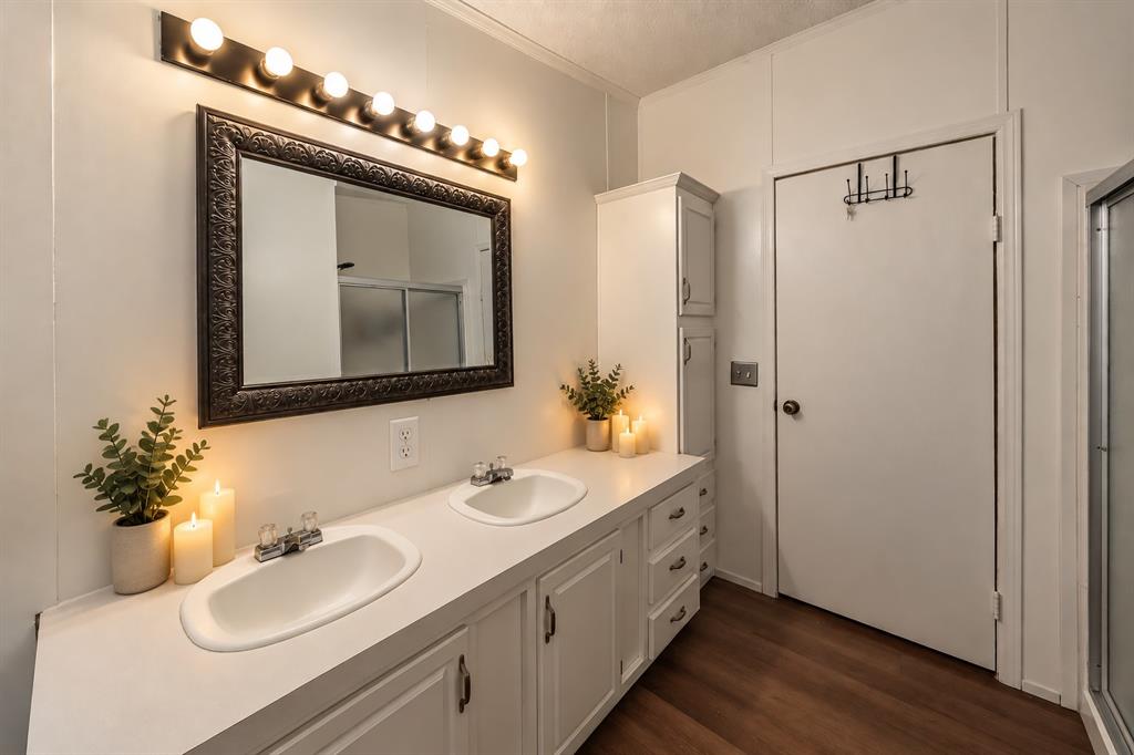 208 Rhett Court Aurora, TX 76078 - Photo 19 of 35 Gallery Image 19