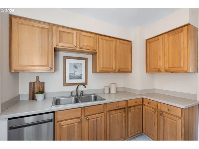 $224,000 | 2438 Northeast Killingsworth Street, Unit 4, Portland, OR 97211