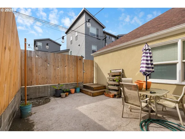 $224,000 | 2438 Northeast Killingsworth Street, Unit 4, Portland, OR 97211