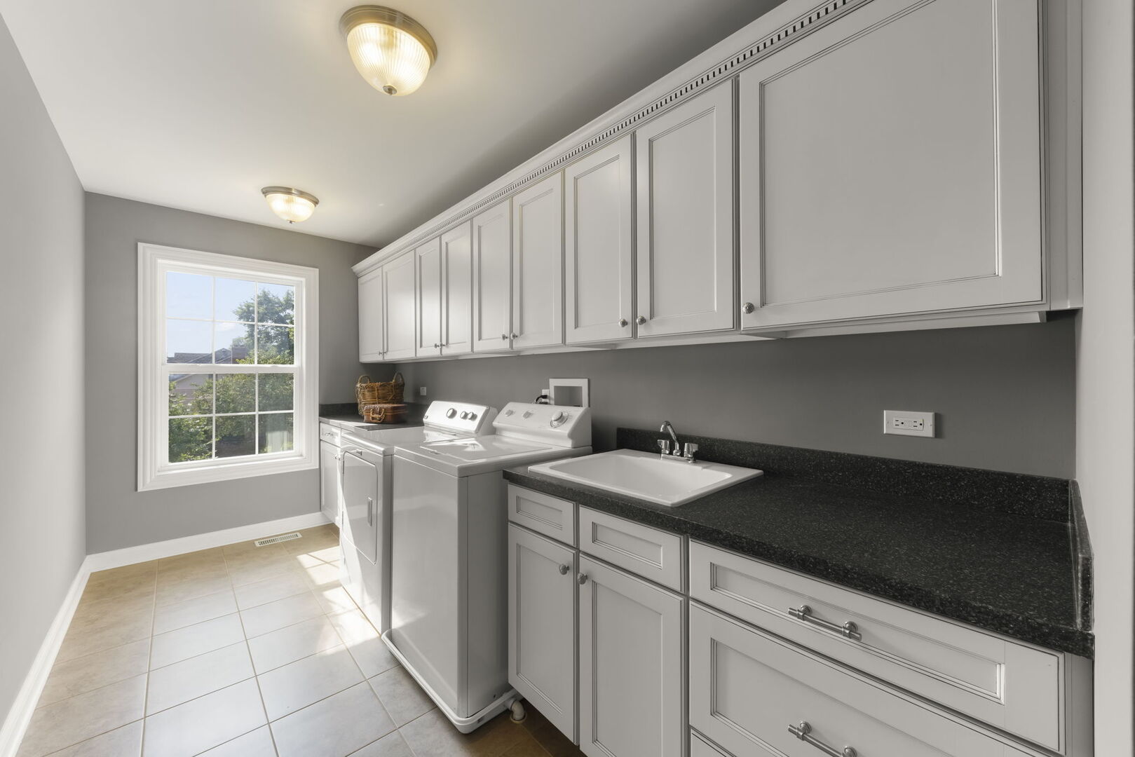 1711 Driving Park Road Wheaton, IL 60187 - Photo 26 of 46 Gallery Image 26