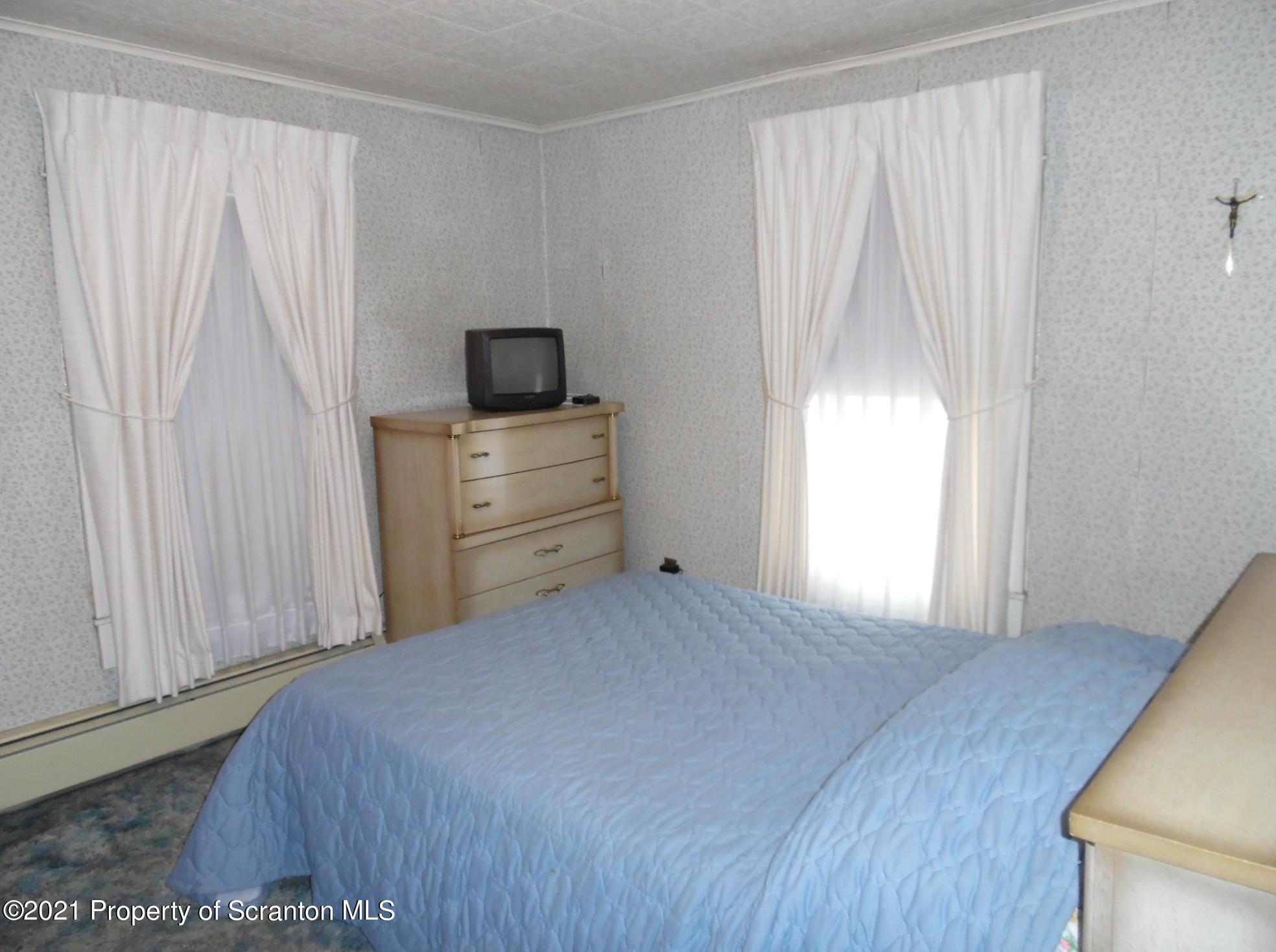 905 Spring Street Moosic, PA 18507 - Photo 13 of 18 Gallery Image 13