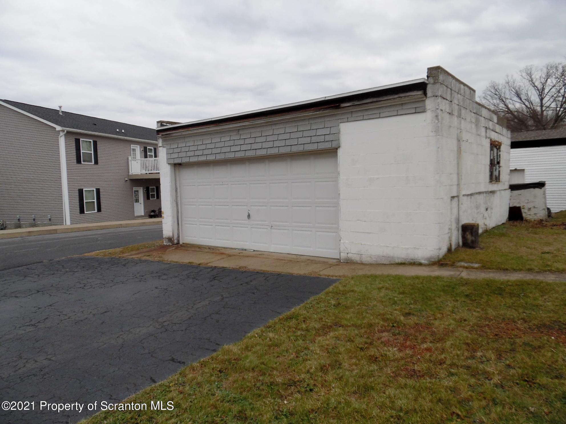 905 Spring Street Moosic, PA 18507 - Photo 17 of 18 Gallery Image 17