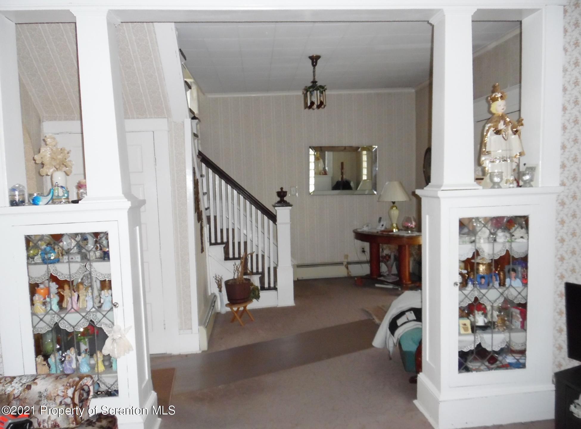 905 Spring Street Moosic, PA 18507 - Photo 2 of 18 Gallery Image 2