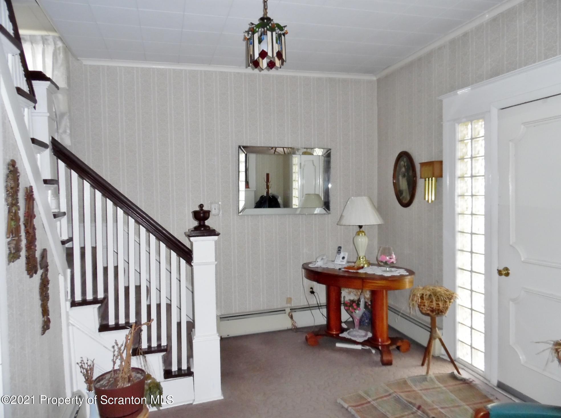 905 Spring Street Moosic, PA 18507 - Photo 3 of 18 Gallery Image 3