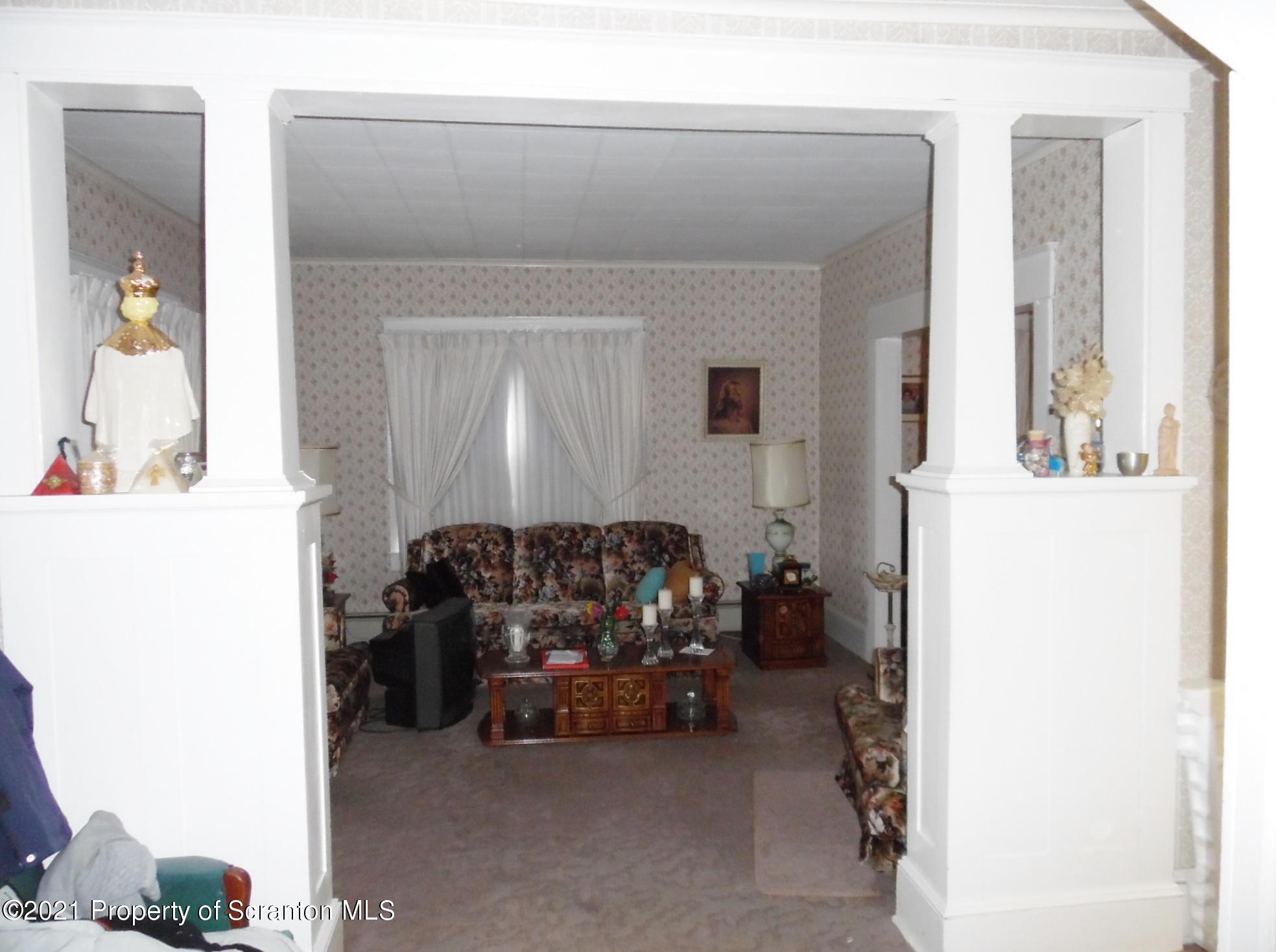 905 Spring Street Moosic, PA 18507 - Photo 5 of 18 Gallery Image 5