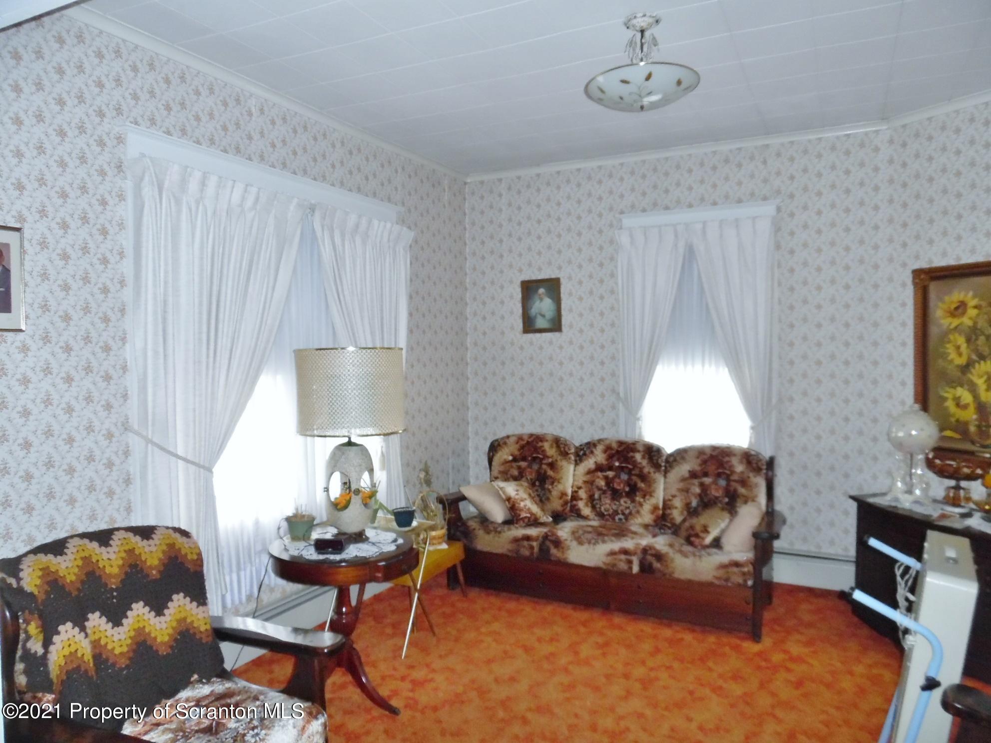 905 Spring Street Moosic, PA 18507 - Photo 7 of 18 Gallery Image 7