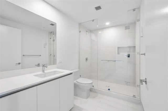 $3,295,000 | 900 North Ocean Boulevard, Unit 504, Pompano Beach, FL 33062